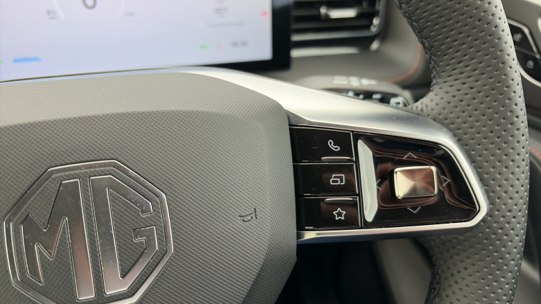 MG HS 1.5 T-GDI Hybrid+ Trophy 5dr Auto Hybrid Hatchback